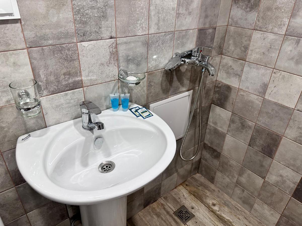 Mandarin Hotel Erywań Zewnętrze zdjęcie
